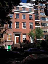 19 W 12th St in New York, NY - Foto de edificio - Building Photo
