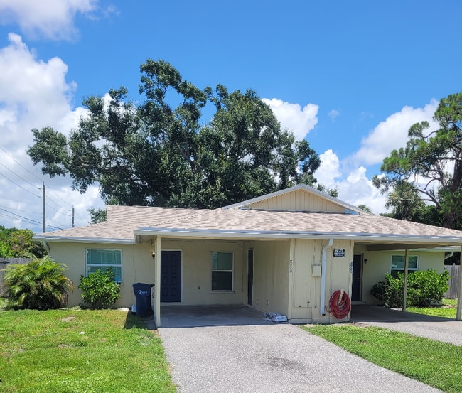 5923 12th St W in Bradenton, FL - Building Photo - Building Photo