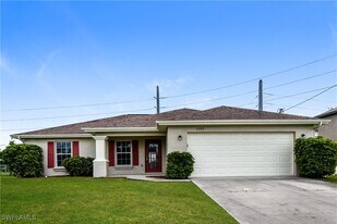 2405 NW Juanita Pl in Cape Coral, FL - Building Photo