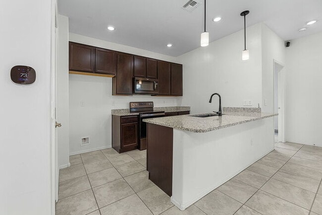 property at 870 Calle Tikal