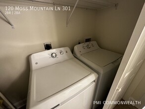 120 Moss Mountain Ln in Charlottesville, VA - Foto de edificio - Building Photo