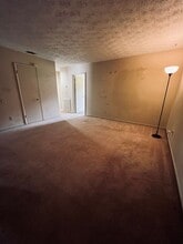 929 Live Oak Dr in Hinesville, GA - Building Photo - Building Photo