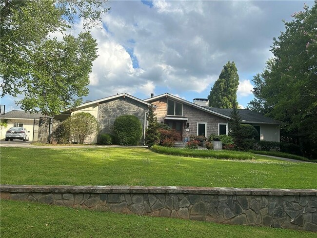 property at 680 River Knoll Dr