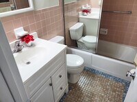 810 Lakeshore Dr photo'