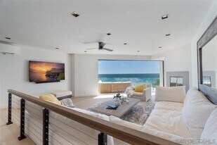 135 S Sierra Ave, Unit 32 in Solana Beach, CA - Building Photo