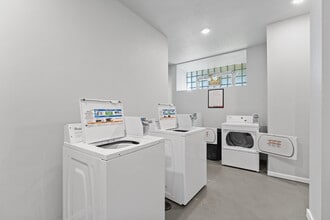 408 Academy St in Elroy, WI - Building Photo - Building Photo