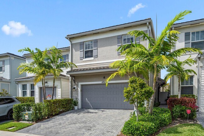 4945 NW 48th Ter in Tamarac, FL - Building Photo - Building Photo