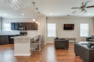 1300 Steamboat Wy in Norman, OK - Building Photo - Building Photo