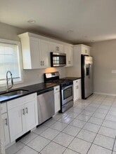 5201 Merrick Rd in Massapequa, NY - Building Photo - Building Photo