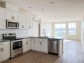 Vista Palmera in National City, CA - Building Photo