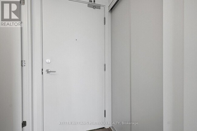 7439 Kingston Rd in Toronto, ON - Building Photo - Building Photo