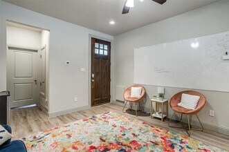 2537 McCart Ave in Fort Worth, TX - Building Photo - Building Photo