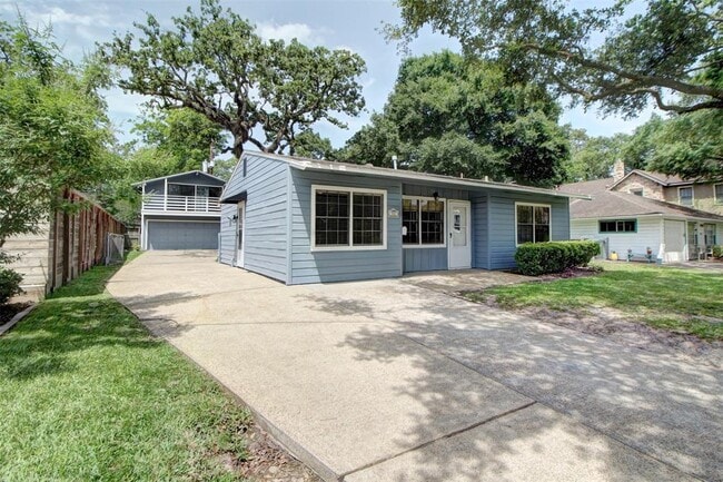 property at 950 Lamonte Ln
