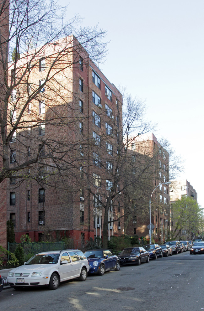 Park Terrace Gardens in New York, NY - Building Photo - Building Photo