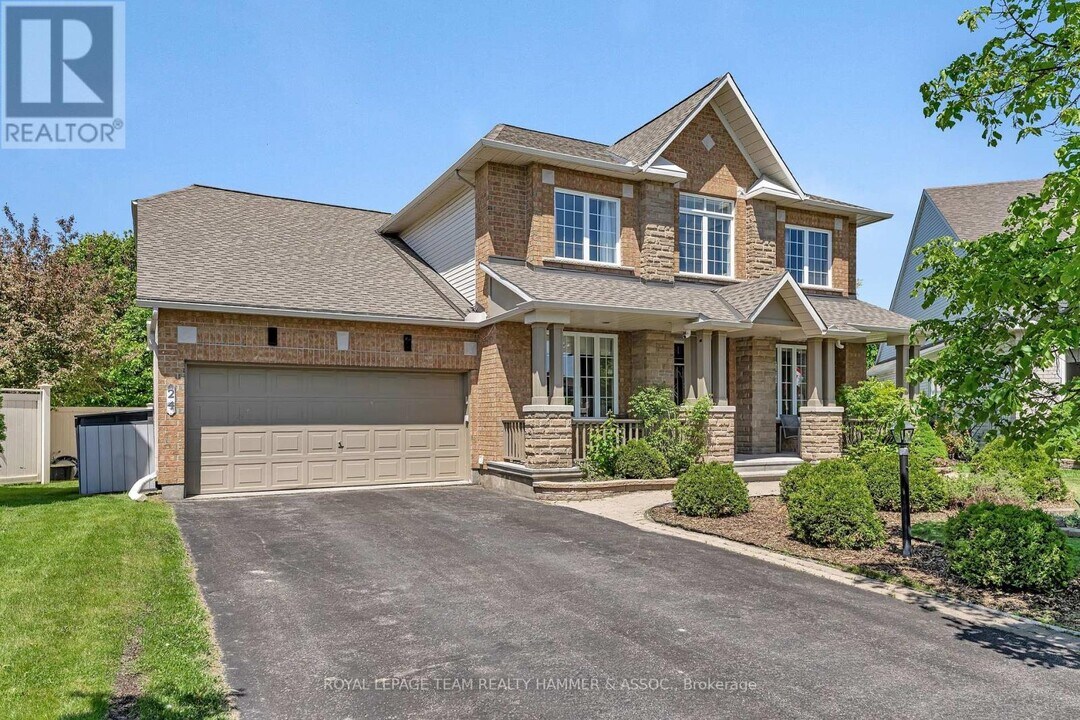 24 Tierney Dr in Ottawa, ON - Building Photo