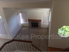 12951 Pipilo Ct in San Diego, CA - Building Photo - Building Photo