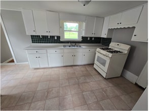 245 Toni St in Bourbonnais, IL - Building Photo - Building Photo