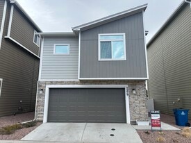 5279 Aeroglide Loop in Colorado Springs, CO - Building Photo