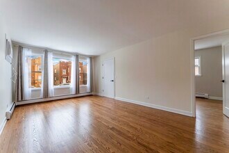 6031 W Addison St in Chicago, IL - Building Photo - Building Photo