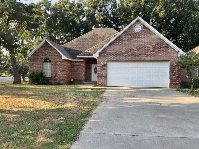 property at 2500 Westwood Ct