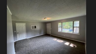 521 S Clayton St in Rector, AR - Building Photo - Building Photo