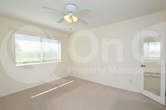303 N Miller Rd in Scottsdale, AZ - Building Photo - Building Photo