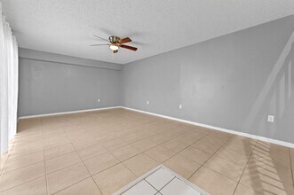 619 6th Way, Unit 123 in West Palm Beach, FL - Building Photo - Building Photo