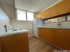 780 Amana St in Honolulu, HI - Building Photo - Building Photo