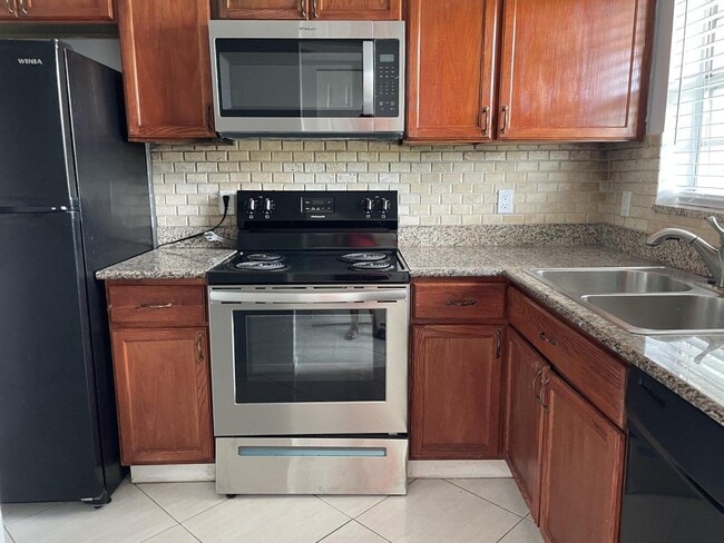 property at 1638 Embassy 305 Dr