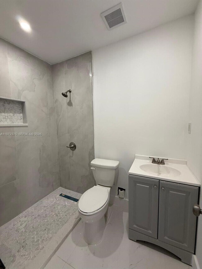 1379 NW 55th Terrace in Miami, FL - Building Photo - Building Photo