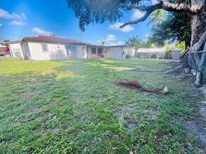 311 SW 49th Ave in Coral Gables, FL - Building Photo - Building Photo