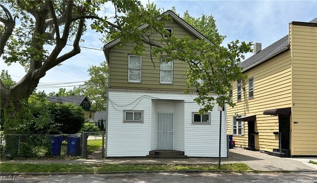 property at 1130 E 68th St