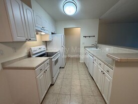 466 Crescent St in Oakland, CA - Building Photo