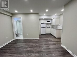 53 Matthewson Ave in Bradford West Gwillimbury, ON - Building Photo - Building Photo