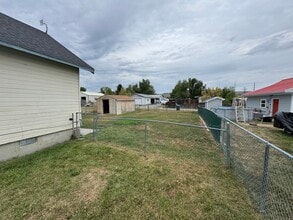 1032 E 2nd Ave N in Columbus, MT - Building Photo - Building Photo