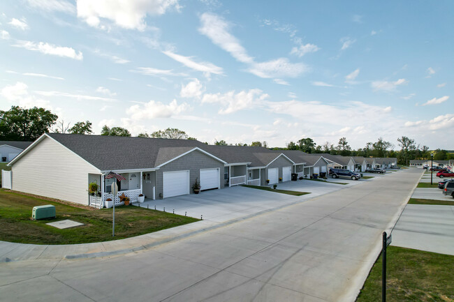 Orange Blossom Estates in Warrenton, MO - Foto de edificio - Building Photo