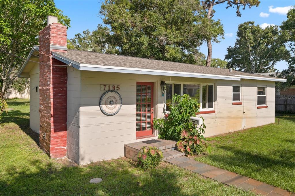 7195 65th St N in Pinellas Park, FL - Building Photo