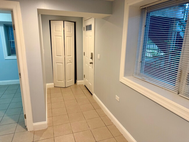 4240 N Bernard St in Chicago, IL - Building Photo - Building Photo