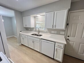 7107 Dan-Jean Dr in Austin, TX - Building Photo - Building Photo