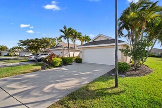 3525 Arclight Ct in Ft. Myers, FL - Foto de edificio - Building Photo