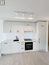 1 Quarrington Ln in Toronto, ON - Building Photo - Building Photo
