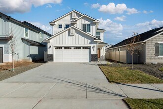 234 S Sunset Point Way in Meridian, ID - Building Photo - Building Photo