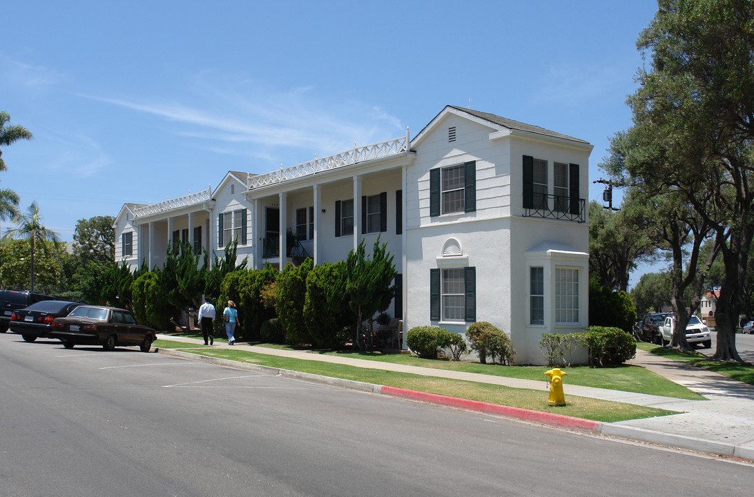 732-750 D Ave in Coronado, CA - Building Photo