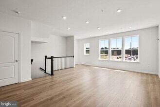 8256 Longford Rd in Millersville, MD - Building Photo - Building Photo