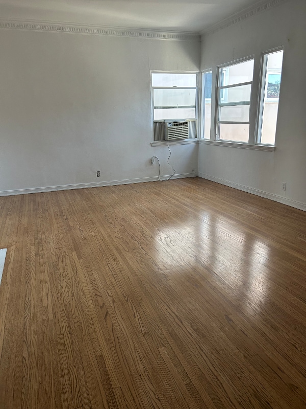 120 1/2-1-2 Orlando Ave in Los Angeles, CA - Foto de edificio - Building Photo