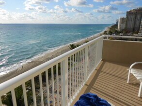 1950 S Ocean Dr, Unit 8Q in Hallandale Beach, FL - Building Photo - Building Photo