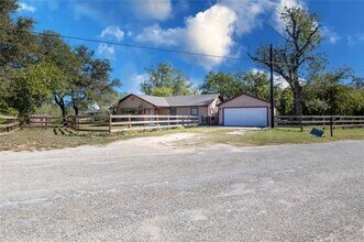 128 Siesta Ct in Granbury, TX - Building Photo - Building Photo