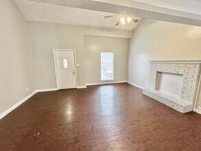 5825 Plum Valley Dr in Memphis, TN - Building Photo - Building Photo