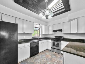 10849 60th Ave N in Seminole, FL - Foto de edificio - Building Photo