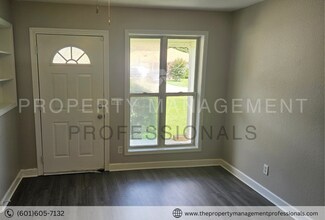 121 Cedar Brook Dr in Pearl, MS - Building Photo - Building Photo